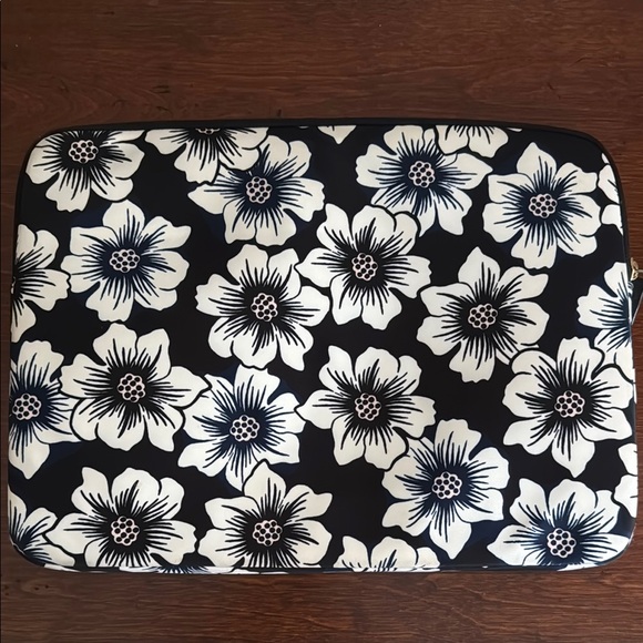 Kate Spade Black and White Floral Laptop Sleeve - Picture 8 of 16